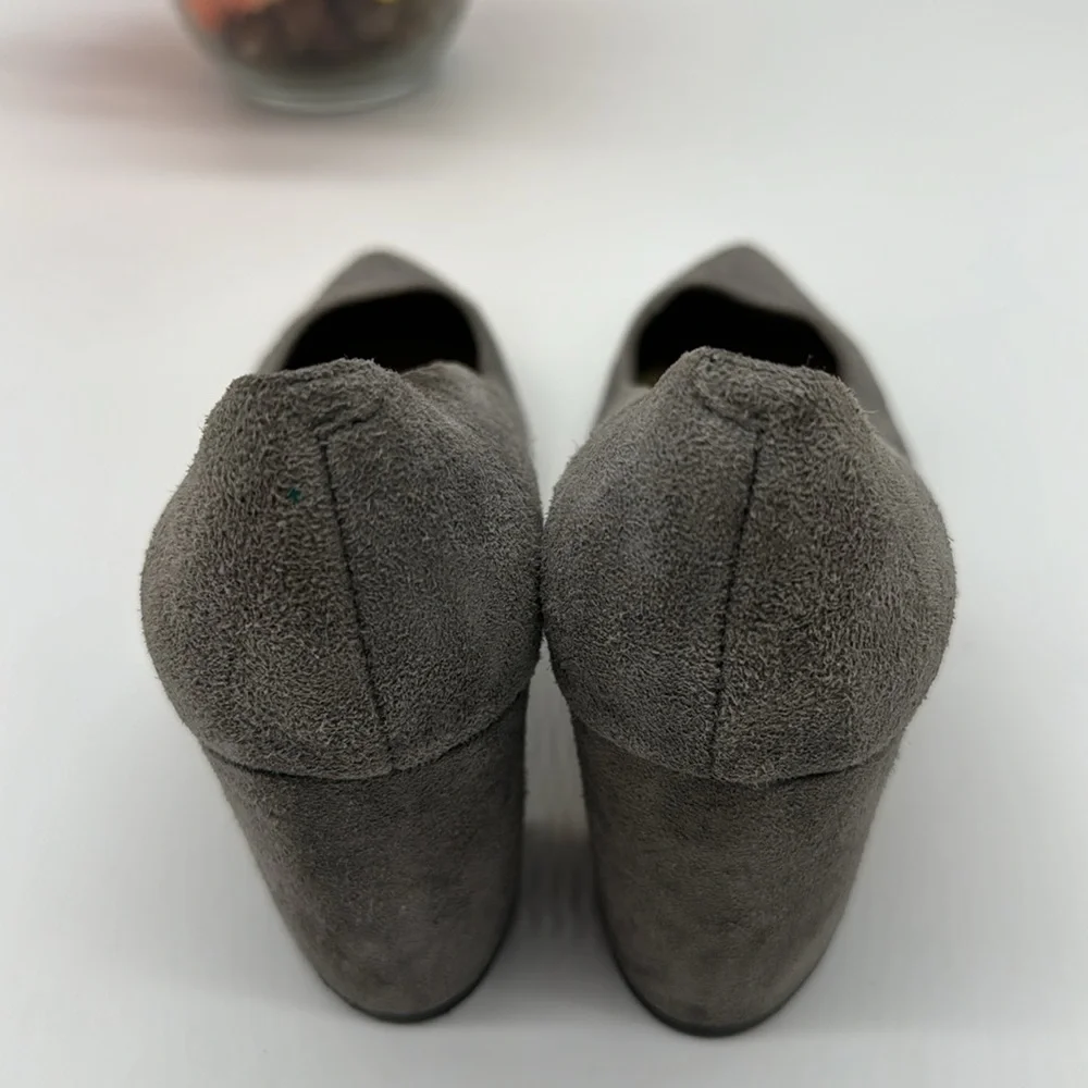 Marc Fisher Gray Pointy Suede Heels Size 7.5 MCH5808G - Picture 3 of 8